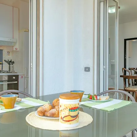 Duplex With Lake View, Parking, Wifi * Limonta