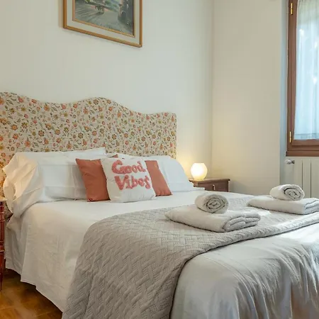 Duplex With Lake View, Parking, Wifi Apartment *